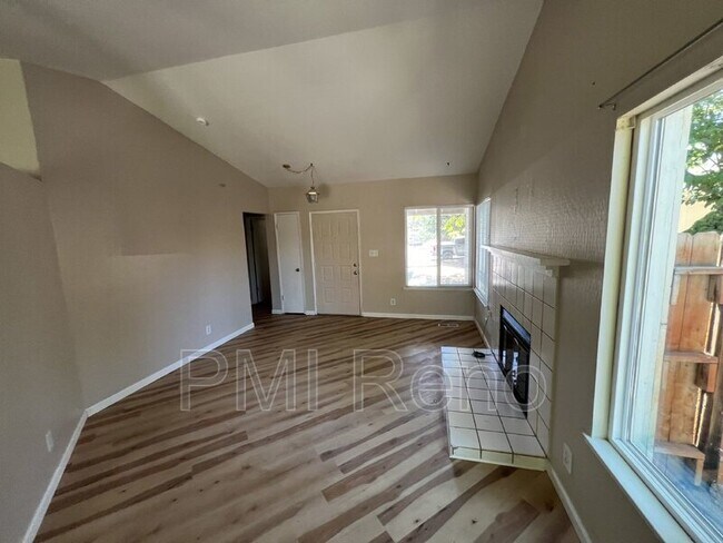 Foto del edificio - 1400 Canyon Creek Rd