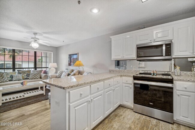 Foto del edificio - 17462 Front Beach Rd