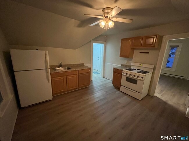 Building Photo - 53 Roosevelt Ave