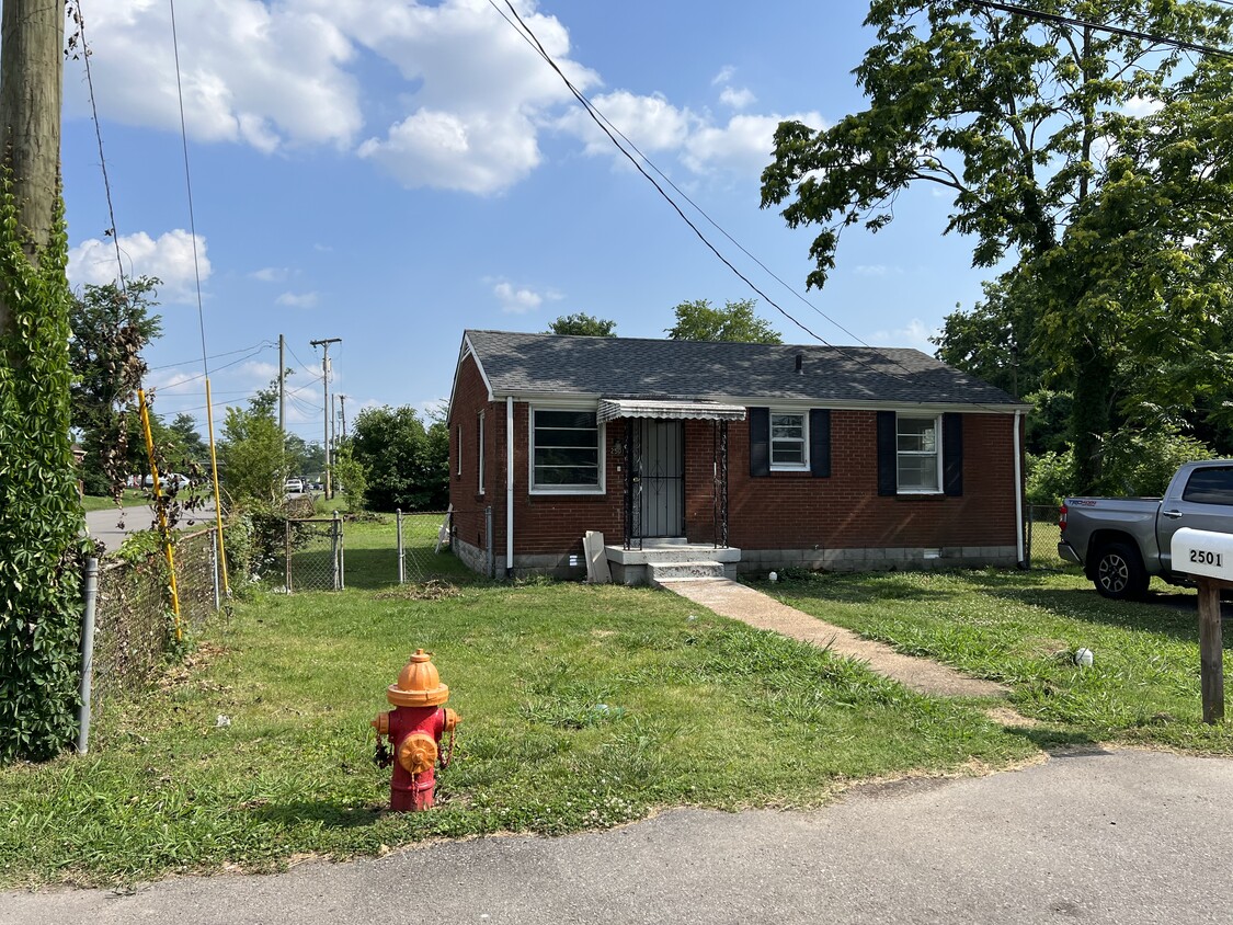 Photo - 2501 Finland St (Nashville, TN)