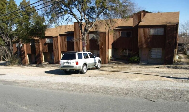 Primary Photo - Crestwood Apartments