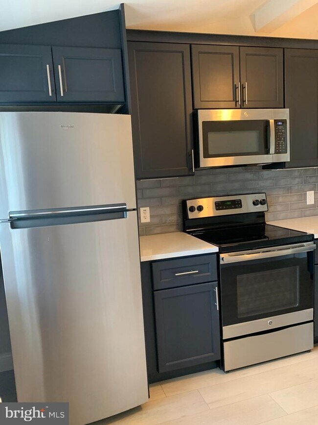 Foto del edificio - 220 Hillcrest Ave