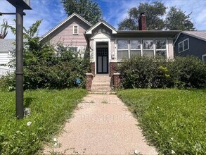 Building Photo - 843 S 60th St