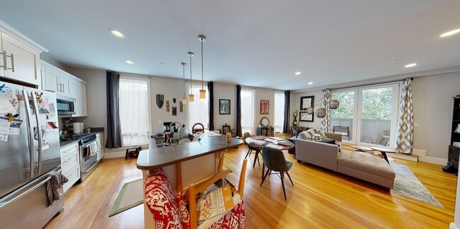 Building Photo - 166 Hampshire St