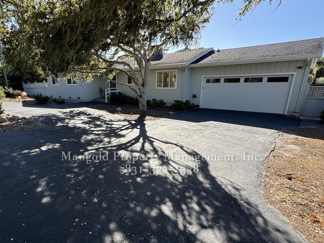 Building Photo - Charming 3-Bed 2-Bath Home Located In Pebb...