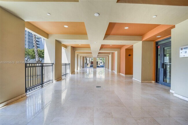 Foto del edificio - 671 Biltmore Way
