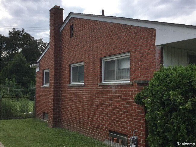 Building Photo - 8309 Lochdale St