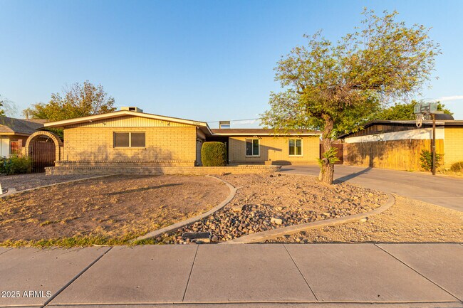 Building Photo - 2109 S Stanley Pl