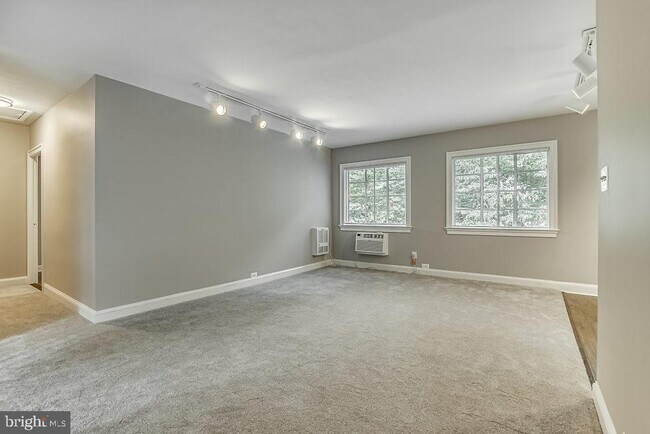 Building Photo - 1655 Preston Rd