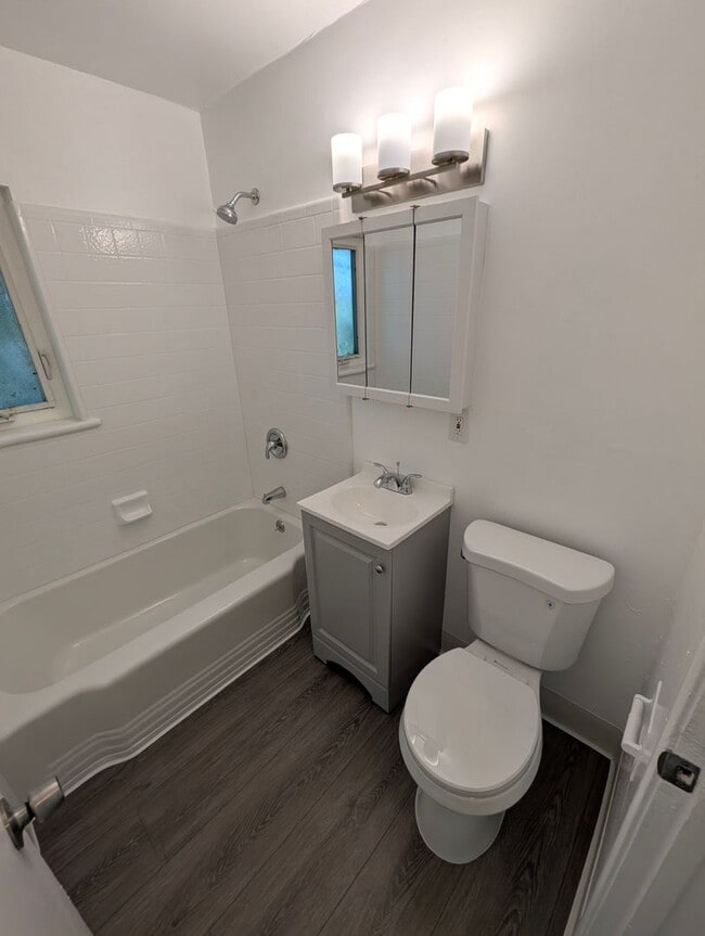 Photo - San Antonio Walk-Up 2/1 Available Now Apartment