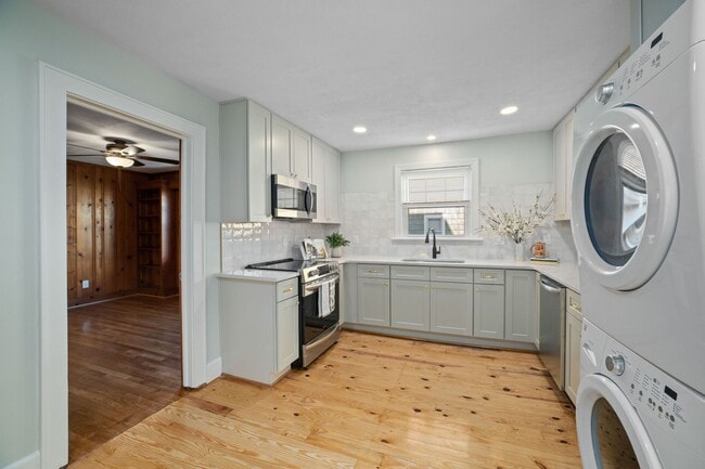 Building Photo - COMPLETELY RENOVATED 5BR/2.5BA with Office - North End Property with Garage