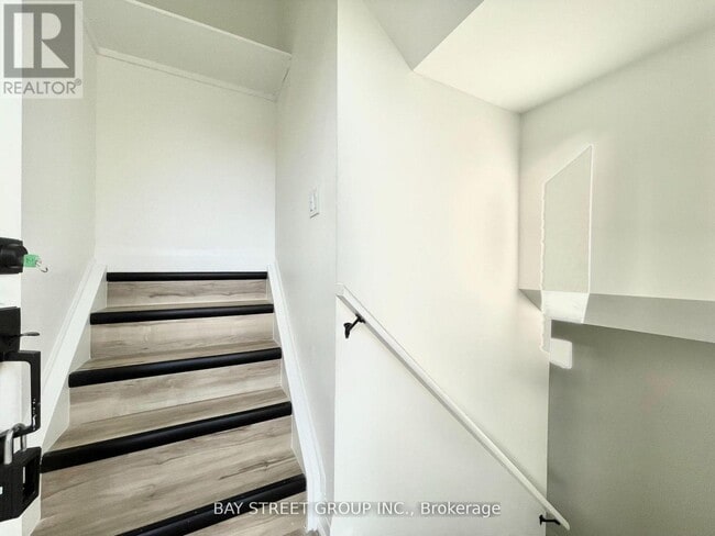 Building Photo - 119-119 Claymore Crescent
