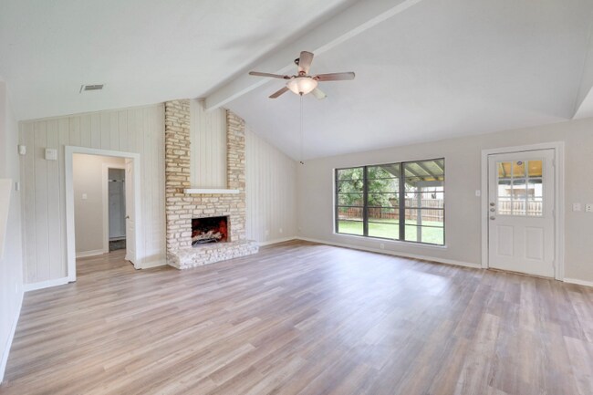 Building Photo - 200 Woodmont Dr