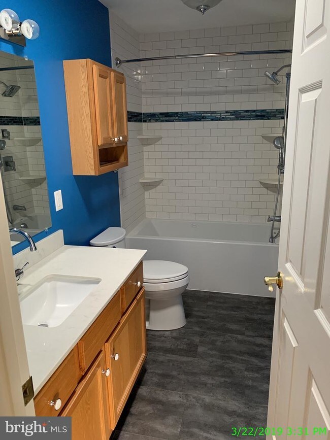 Building Photo - 2739 Meadow Dr