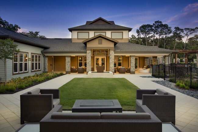 Photo of outdoor lounge seating and fountain. - Brookview at Citrus Park