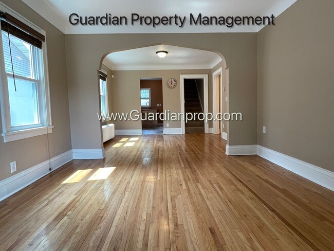 Building Photo - South Minneapolis Single Family Home, Fenc...