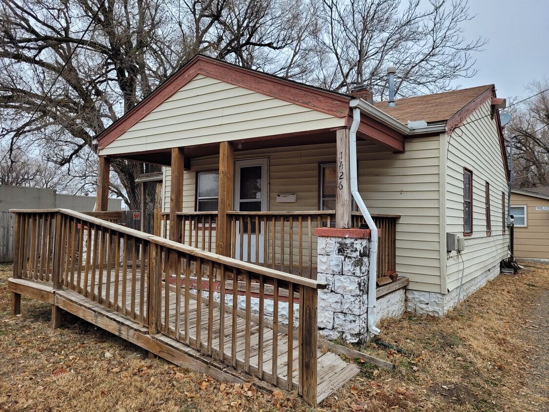 Primary Photo - $725 - 2 bedroom/ 1 bathroom - Recently Re...
