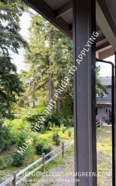 Building Photo - Top Floor Studio Apartment - Lots of Light...