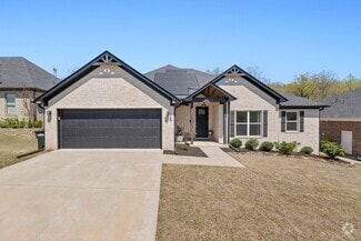 Building Photo - 9716 Oak Forest Ln