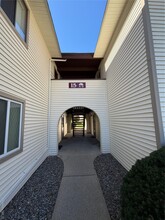 Building Photo - 15 Club House Dr