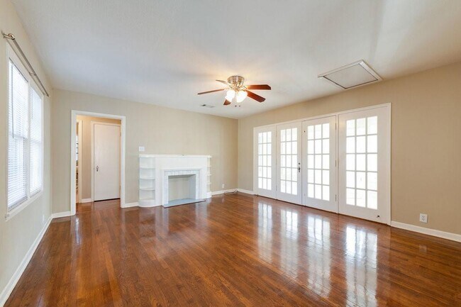 Foto del edificio - 1017 Ellingson Ln