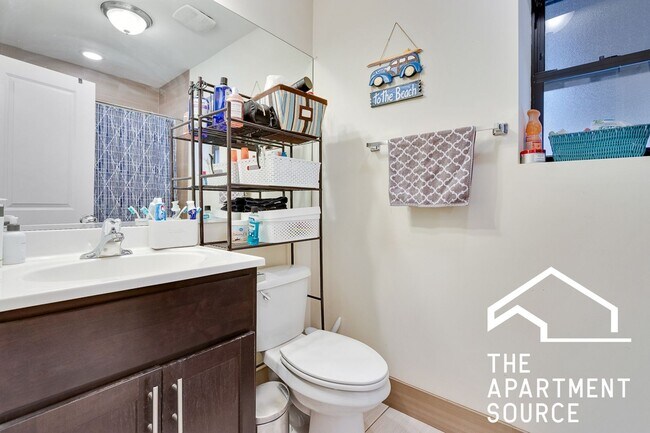 Foto del edificio - 1827 W Leland Ave