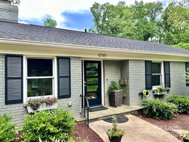 Foto del edificio - 4749 Gaynor Rd