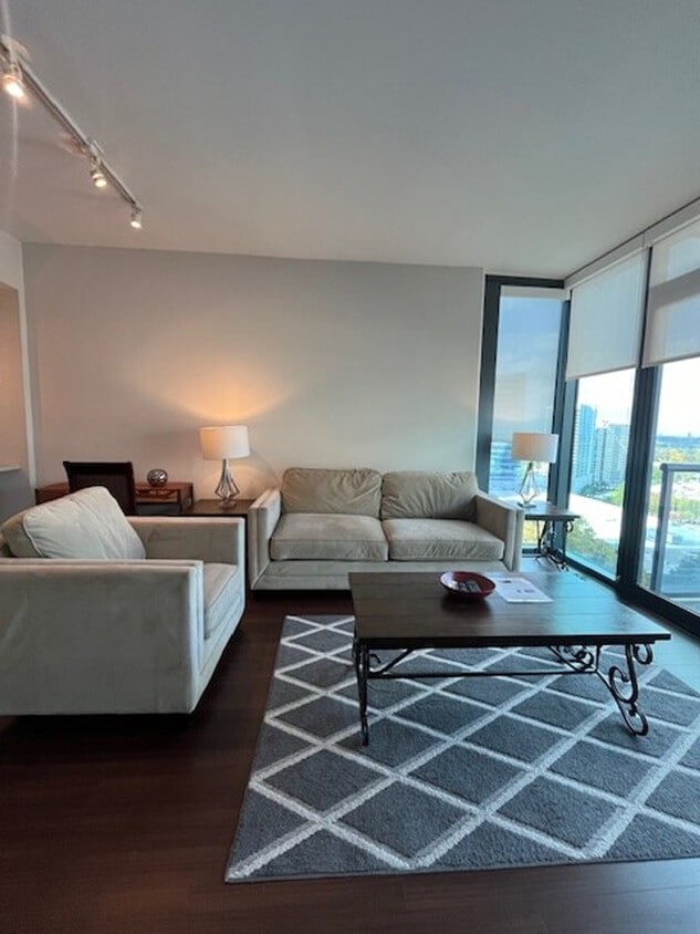 Foto principal - 3380 Peachtree Rd NE