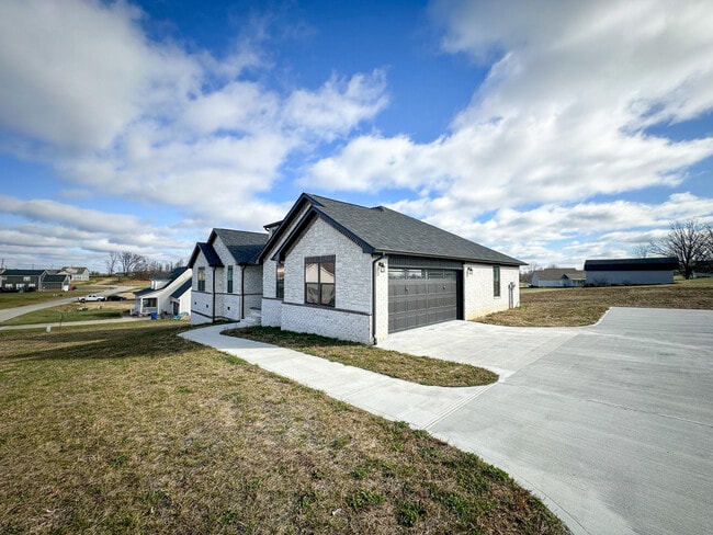 Building Photo - 46 Caden Ln