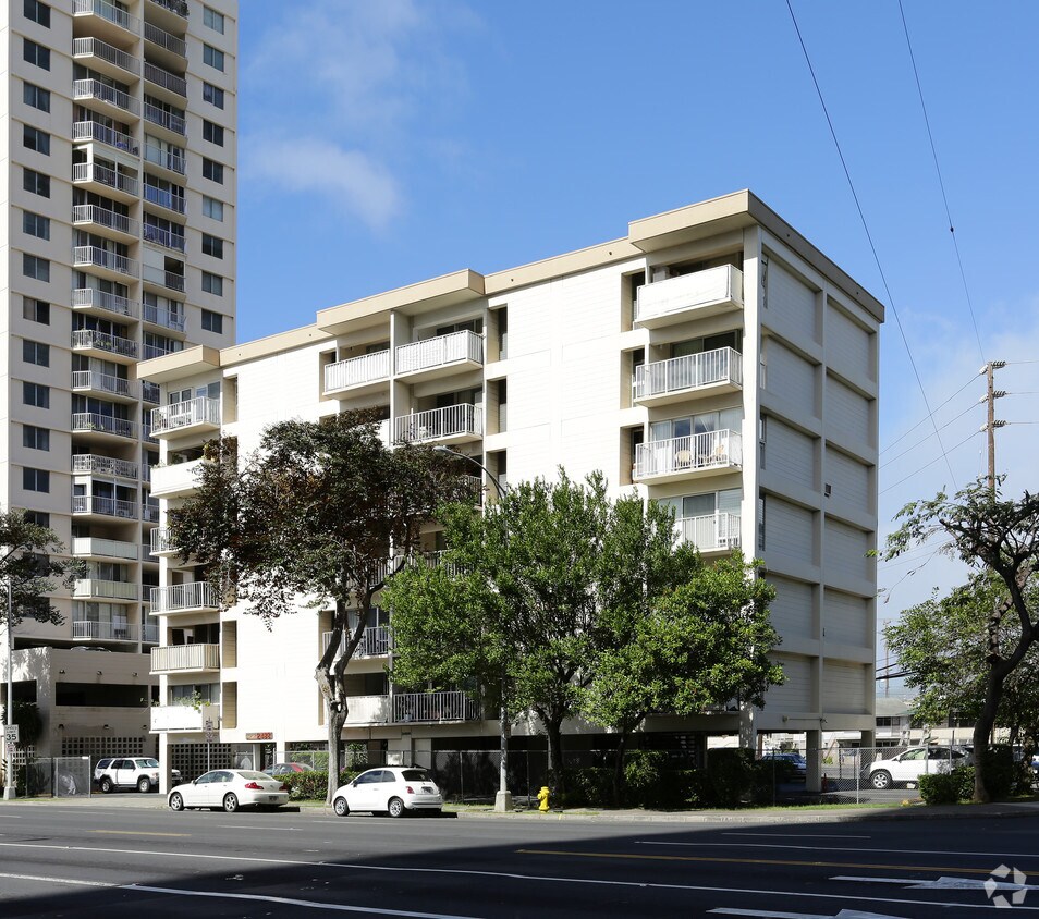 The Iolani Apartments in Honolulu, HI