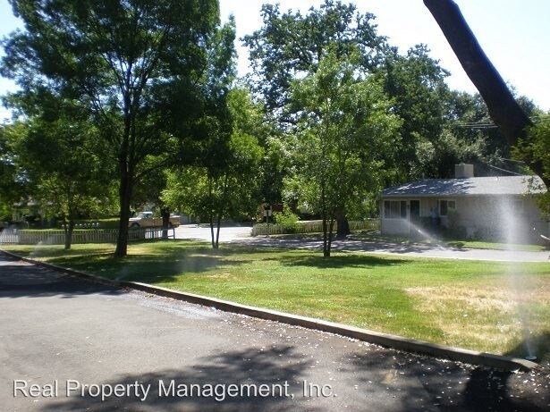 Building Photo - 4600-4640 Cedars Rd