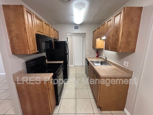 Foto del edificio - 1695 Lee Rd