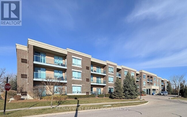 Building Photo - 65 Via Rosedale