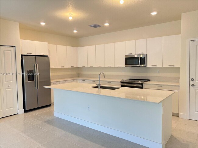 Foto del edificio - 8224 NW 43rd St