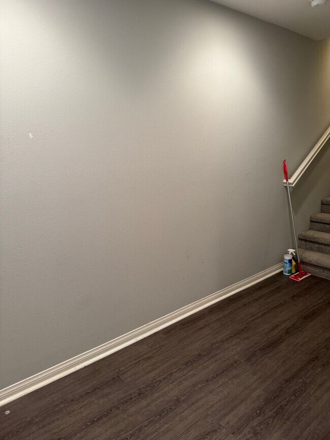 Foto del edificio - 15330 Jasmine Ln