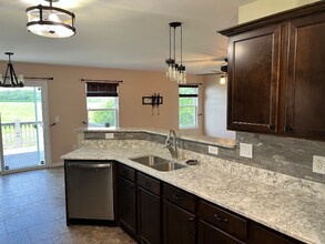 Building Photo - 820 Harbor Woods Dr