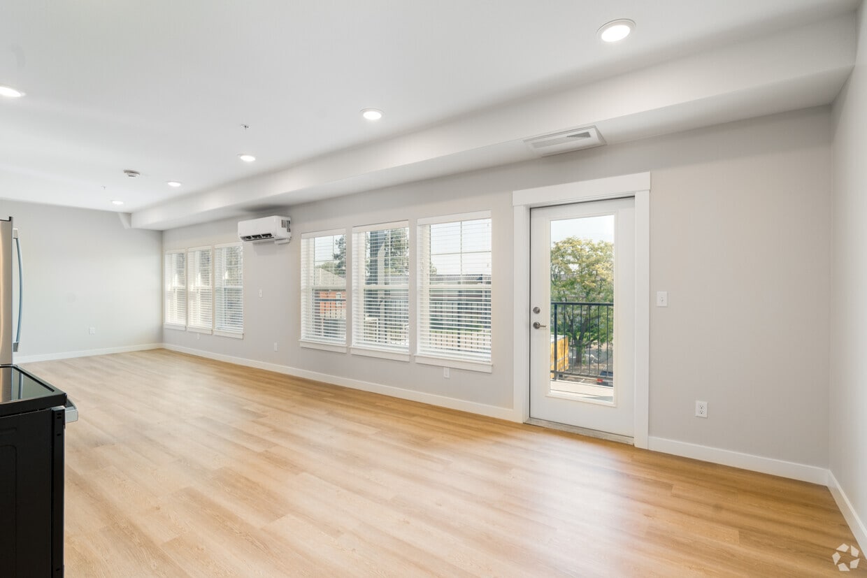 Primary Photo - Redband Apartments