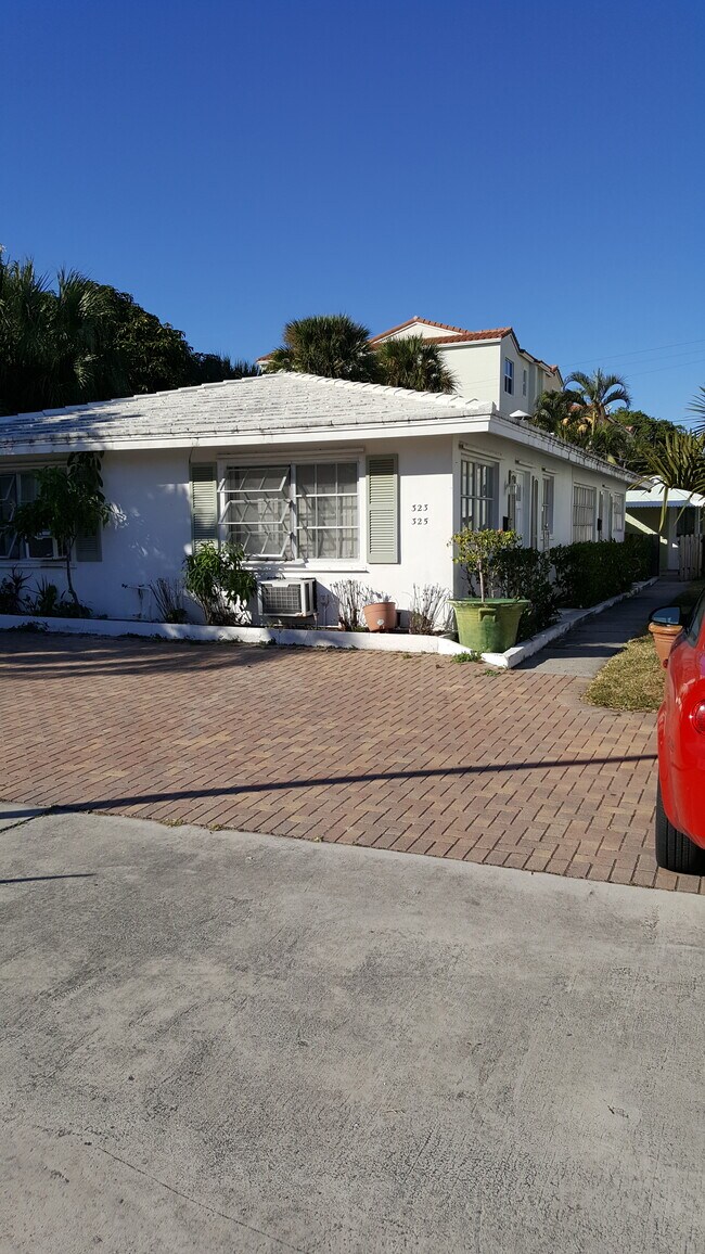 Foto del edificio - 325 Kenilworth Blvd