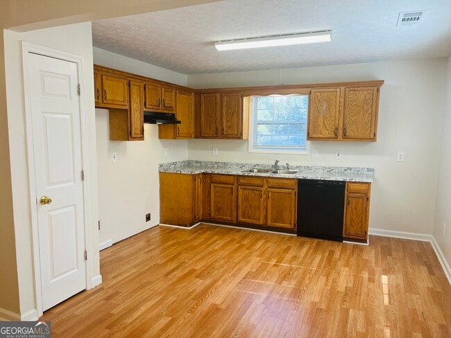 Building Photo - 133 Callie Rd