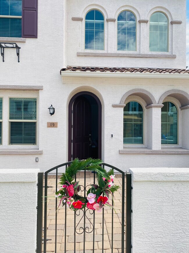 Building Photo - 4077 S Sabrina Dr