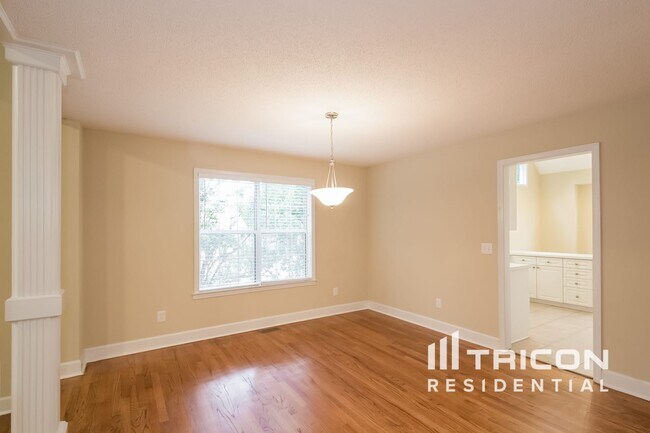 Building Photo - 5703 Glandor Dr SE