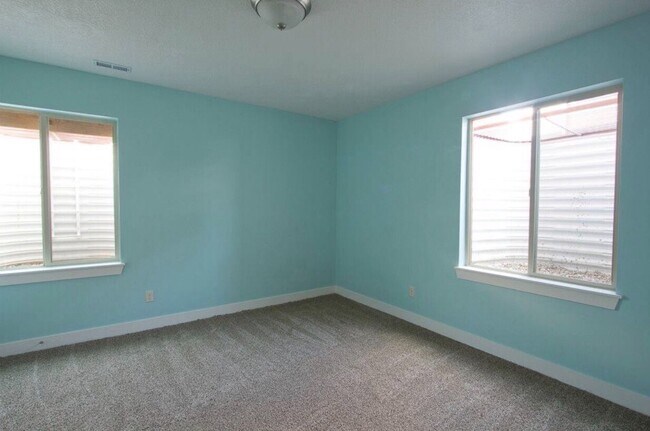 Foto del edificio - Beautiful Home is Salem