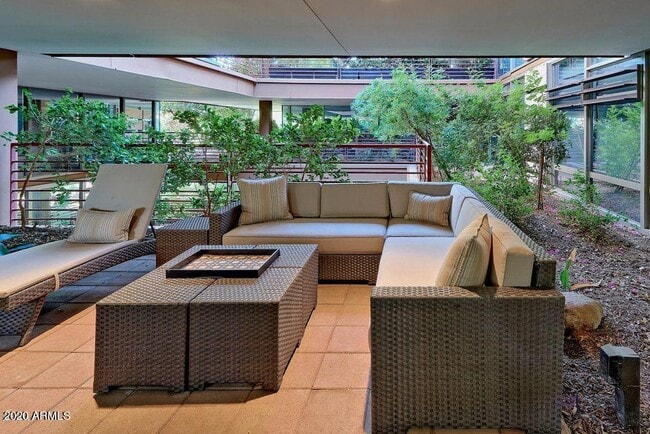 Foto del edificio - 7117 E Rancho Vista Dr