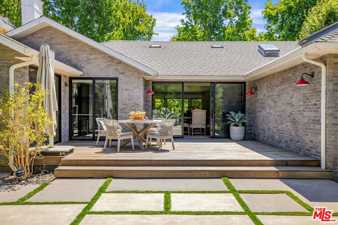 Foto del edificio - 521 Loring Ave