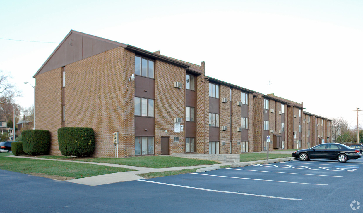 Primary Photo - Northern Parkway Apartments