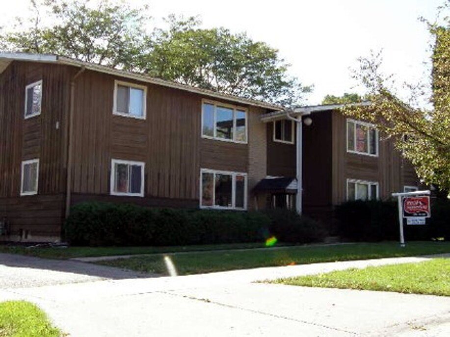 958 Gay Dr, Neenah, WI 54956 Apartments in Neenah, WI