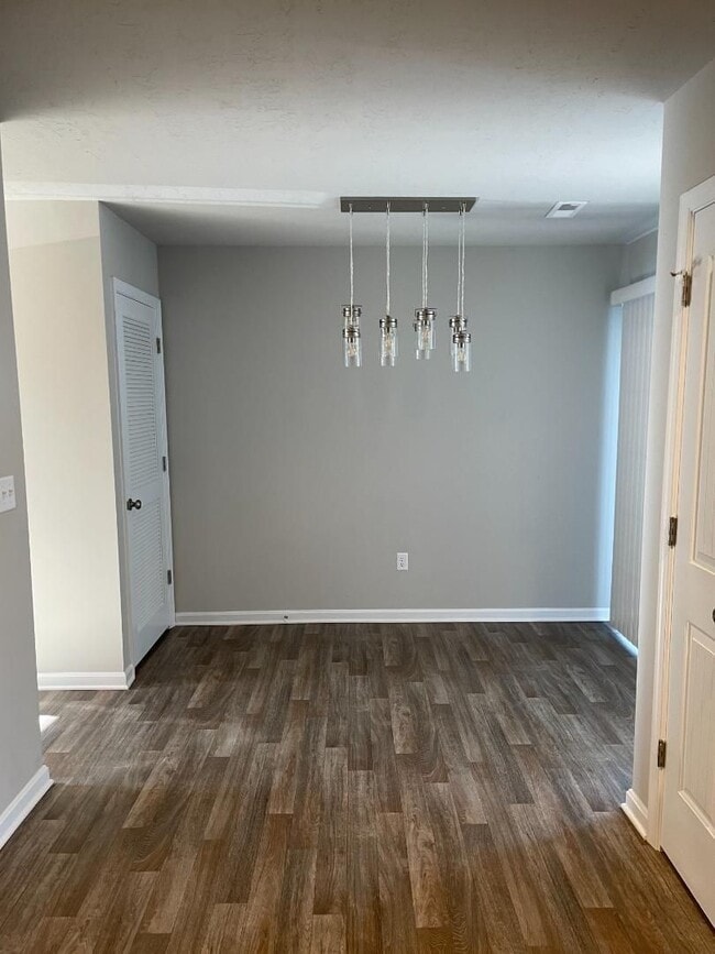 Building Photo - Modern Kitchen • Walk-In Closet • Private Primary Suite