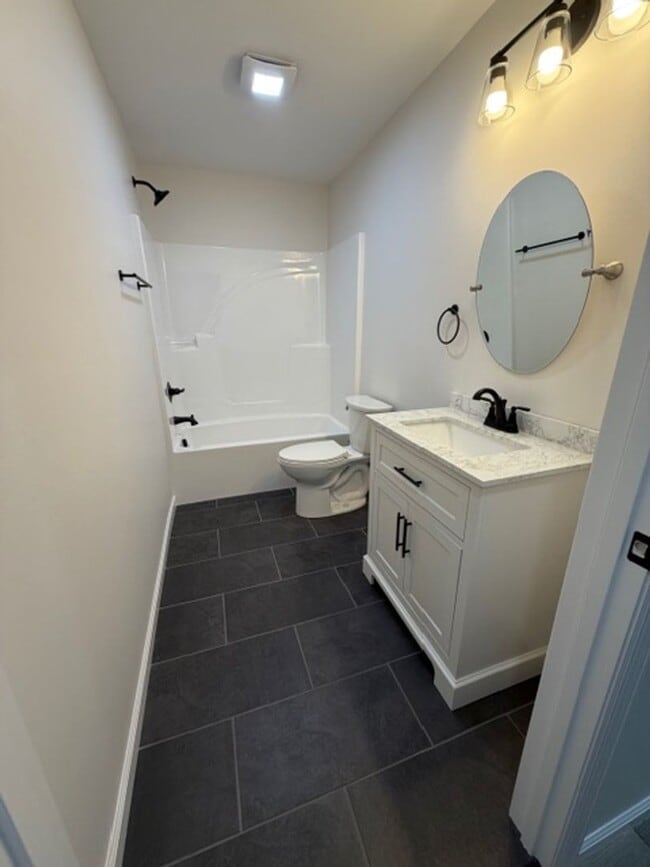 Building Photo - Beautiful New 3 Bedroom 2 Bath House!