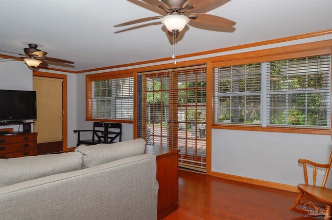 Foto del edificio - 1609 N Spring St
