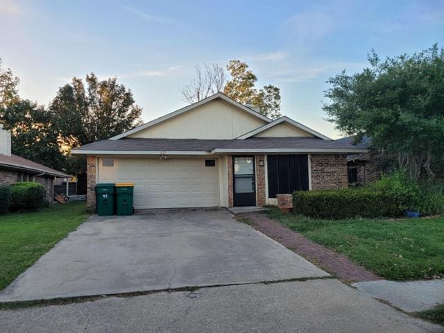 Building Photo - 910 Boxwood Dr